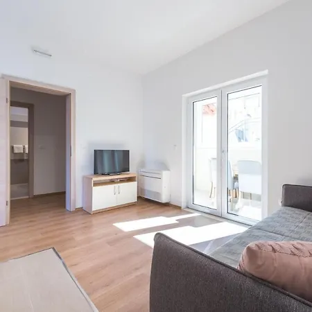 Apartment Rilovic *